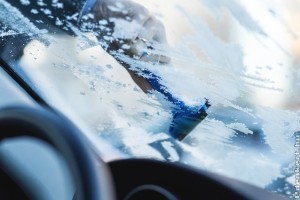 Nélkülözhetetlen téli kellékek az autóba