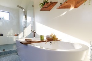 Lenyűgöző fürdőszoba modern bútorokkal