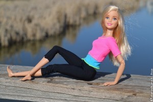 Így semmisül meg percek alatt egy Barbie baba a darálóban