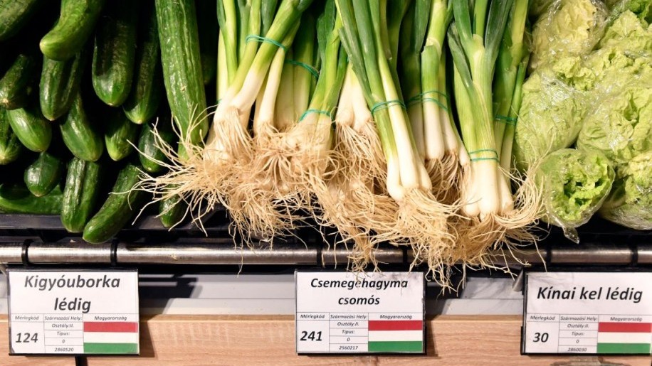 Átfogó zöldség-gyümölcs ellenőrzés a budapesti piacokon: hiányosságok a jelölésnél
