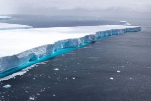 Robotokkal vizsgálják a világ legnagyobb jéghegyét