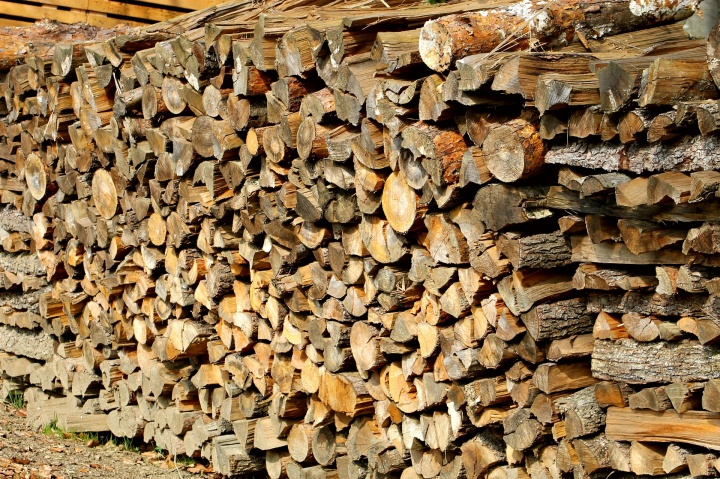 woodpile-1698340_1920