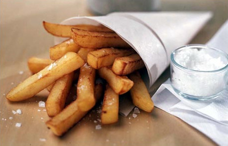 A gyermekkori szociális körülmények hatással vannak a testsúlyra?