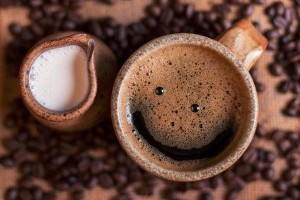 A hiedelmekkel ellentétben pozitívan hat ránk a koffein?