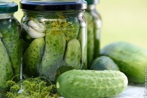 Kovászos és ecetes uborka: így készítsd el egyszerűen!