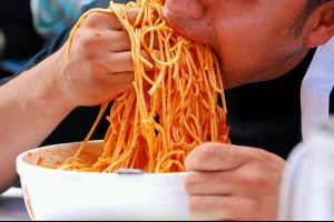 Hogyan viselkedjünk az asztalnál?- illemtan a XIX. századból