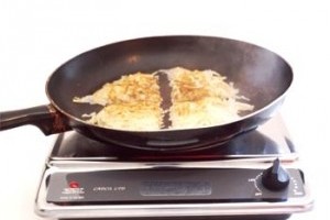 Hogyan készítsünk burgonyapogácsát (macok, tócsni, lapcsánka)?