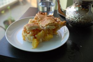 Hogyan készítsünk grillezett őszibarackos pitét?