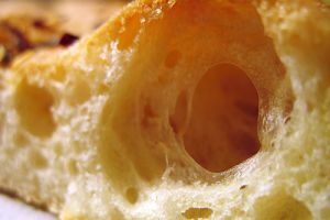 Hogyan készítsünk finom levendulás focacciát?