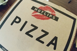 Készítsünk kerti tipegőt pizzás dobozból!