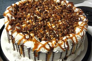 Hogyan készíthetünk remek fagyitortát?