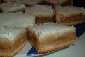 Így készül a finom almás süti