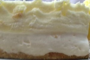 Készül a húsvéti túrótorta