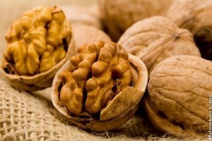 Miért együnk diót és paradicsomot?