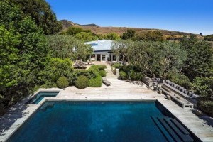 Melyik filmsztár kertjébe költöznél?