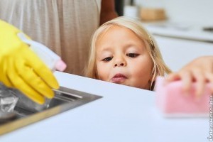 Jutalmazandó a gyermekünk által végzett házimunka?