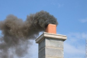 Fűtés télen: ezért nem szabad eltüzelni a bútorlapot