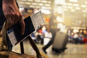 Mi az olcsóbb, a reptéri parkolás vagy a tömegközlekedés?