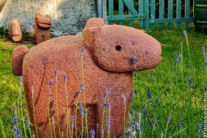 Kőállatkert a villa körül