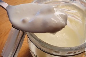 Tejföl recept házilag: így készítsd el fillérekből