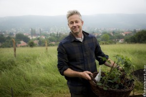 „Egy kertben nincsen minden élére vasalva” – interjú McMenemy Márkkal