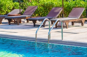 5 ok, amiért megéri automata medencefedést választani