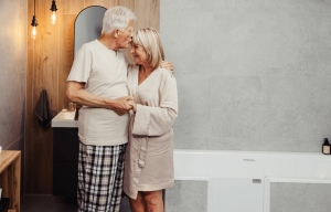 Fürdőkád használata könnyített belépéssel: megoldások és javaslatok