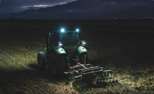 Tiszta fény, tiszta munka – energiatudatos világítás a gépek körül