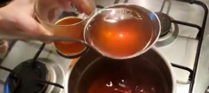 Köhögés ellen hagymatea, így készítsd el egyszerűen