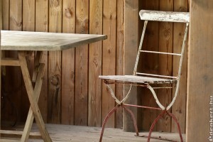 Fontos a kerti fa bútorok, eszközök rendszeres ápolása
